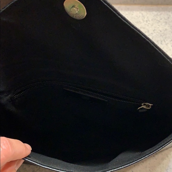 Below the Belt Clutch - Picture 2 of 3